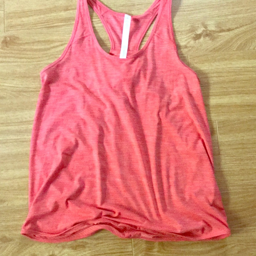Lululemon size 8 essential tank